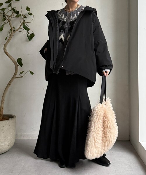 DouDou（ドゥドゥ）の「【WEB限定】フィルムタフタフーディーダウン（その他アウター・レディース・ベージュ/ブラック・FREE）」の4枚目の写真