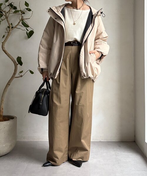 DouDou（ドゥドゥ）の「【WEB限定】フィルムタフタフーディーダウン（その他アウター・レディース・ベージュ/ブラック・FREE）」の12枚目の写真