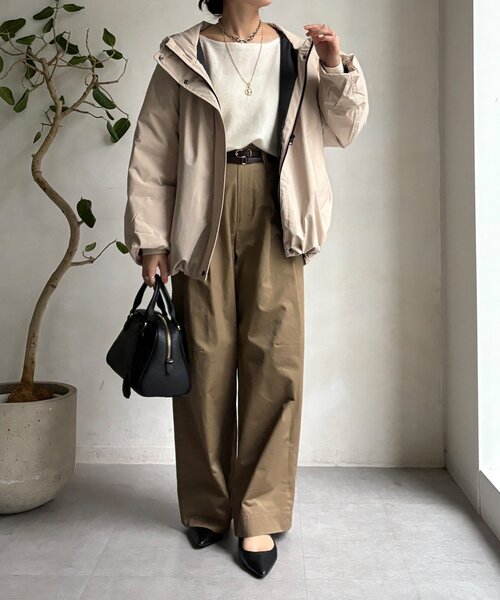 DouDou（ドゥドゥ）の「【WEB限定】フィルムタフタフーディーダウン（その他アウター・レディース・ベージュ/ブラック・FREE）」の14枚目の写真