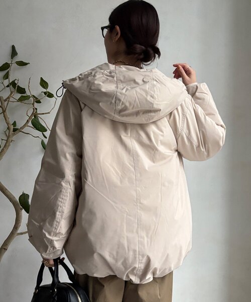 DouDou（ドゥドゥ）の「【WEB限定】フィルムタフタフーディーダウン（その他アウター・レディース・ベージュ/ブラック・FREE）」の20枚目の写真