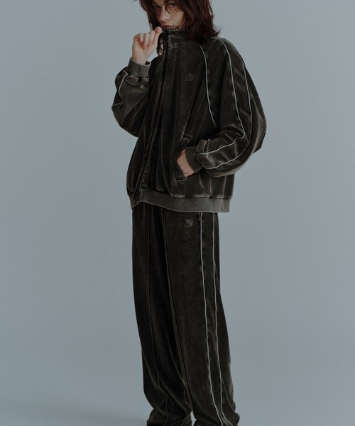 niko and...(ニコアンド)の「【WILLIAM B.ELIOTT】ベロアパンツ(スウェットパンツ・レディース・チャコール/パープル・MEDIUM/LARGE)」の4枚目の写真