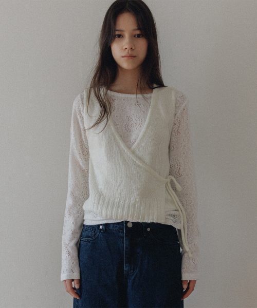 ANDNEEDS(アンドニーズ)の「Grace wrap bustier knit (cream)(ベスト・レディース・その他・FREE)」の1枚目の写真