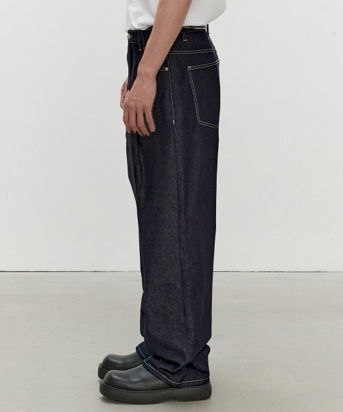 DECET(デケト)の「Deep Pleats Wide Jeans DCPT030CPIndigo(デニムパンツ・レディース・その他・34/32/30/26/28)」の4枚目の写真