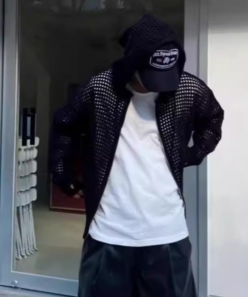 link lot(リンクロット)の「【UNISEX】フィンガーホール付き メッシュニット ジップアップ パーカー(パーカー・メンズ・アイボリー/ブラック・F)」の10枚目の写真