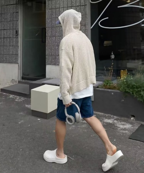 link lot(リンクロット)の「【UNISEX】フィンガーホール付き メッシュニット ジップアップ パーカー(パーカー・メンズ・アイボリー/ブラック・F)」の7枚目の写真