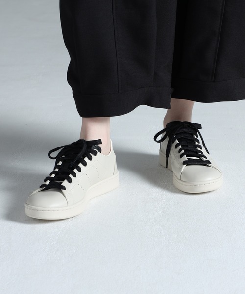 Y-3（ワイスリー）の「Y-3 STAN SMITH（スニーカー・メンズ・ホワイト系その他・26.0cm/26.5cm/27.0cm/27.5cm/28.0cm/28.5cm/25.5cm/24.5cm/24.0cm/23.5cm/23.0cm/22.5cm）」の2枚目の写真