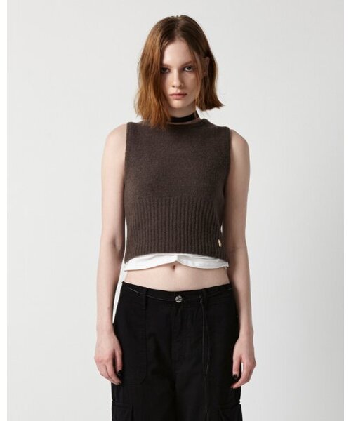EAN JO(イアンジョー)の「BOUCLE KNIT SLEEVELESS(DARK BROWN)(ベスト・レディース・ダークブラウン・FREE)」の1枚目の写真