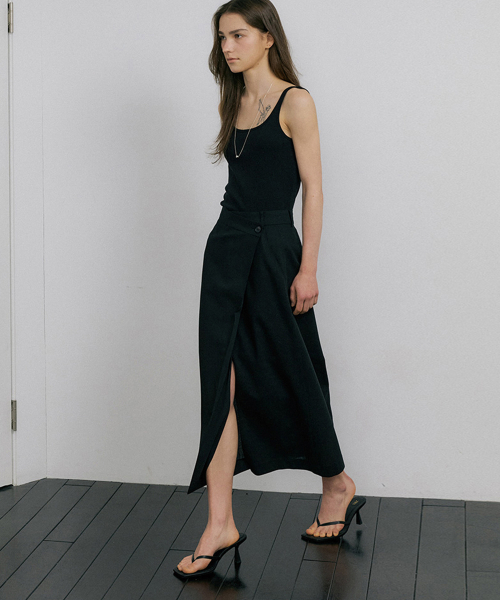 OCTETTE(オテット)の「SUMMER-WOOL CLASSIC WRAP SKIRTS_BLACK(スカート・レディース・ブラック・SMALL/MEDIUM)」の3枚目の写真