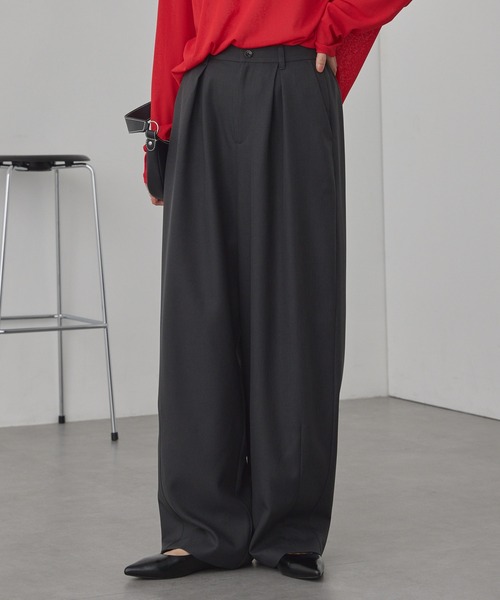 MONO-MART（モノマート）の「【anyway.シリーズ】とろみワイドタックバレル（洗える・速乾）パンツ〈セットアップ対応〉（スラックス・レディース・ダークブラウン/グレー系/グレー/ブラック系/ダークグレー/アイボリー/グレイッシュベージュ/ブラック・L/M/S）」の18枚目の写真