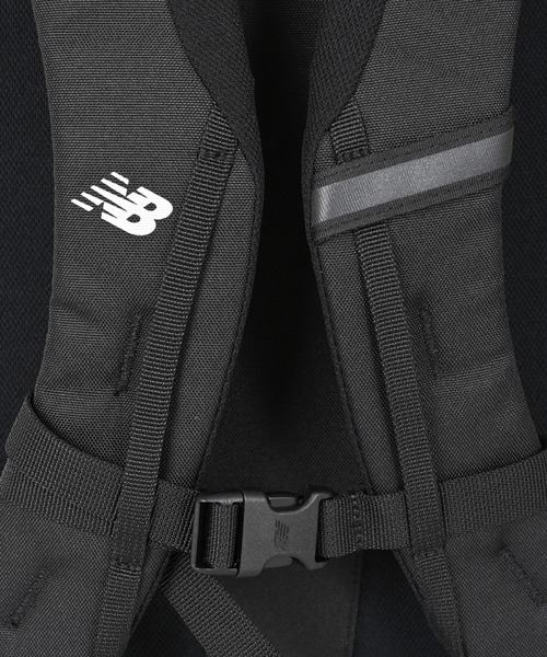 NEW BALANCE(ニューバランス)の「トップローディングバックパック35L(バックパック/リュック・メンズ・ブラック×ゴールド/ブラック×ホワイト/ブラック・ONE SIZE)」の13枚目の写真
