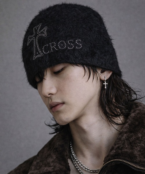 セール】12D92 スタッズ ビーニー CROSS ロゴ（ニットキャップ