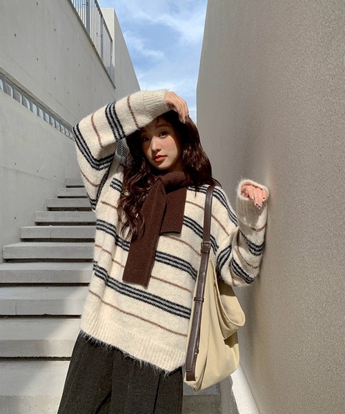 LYEON(リヨン)の「マルチボーダークルーネックオーバーサイズニット(ニット/セーター・レディース・ブラウン/アイボリー・FREE)」の10枚目の写真