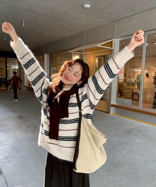 LYEON(リヨン)の「マルチボーダークルーネックオーバーサイズニット(ニット/セーター・レディース・ブラウン/アイボリー・FREE)」の18枚目の写真