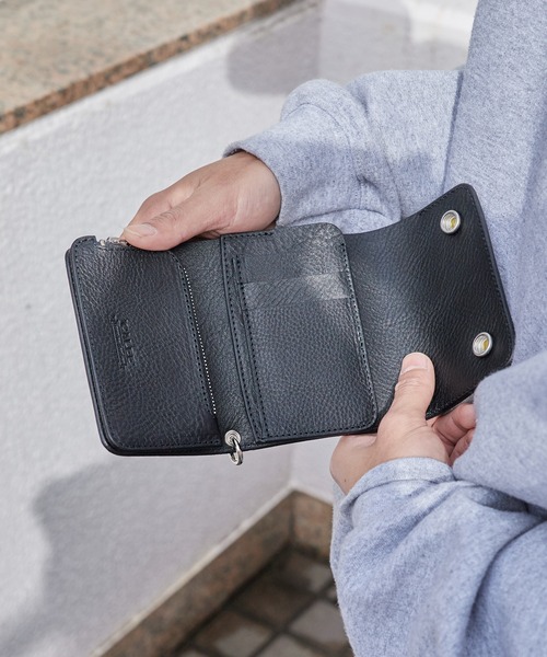 CALEE（キャリー）の「CALEE/キャリー SILVER STAR CONCHO FLAP LEATHER HALF WALLET / スターコンチョ ハーフウォレット 2026年春夏（財布・メンズ・ブラック・FREE）」の15枚目の写真