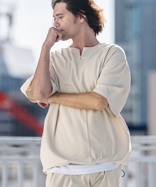 CAMBIO（カンビオ）の「mt10185-Stretch Seersucker Zip Henley Neck Short Sleeve Pullover 半袖プルオーバー(S65226cmb)（Tシャツ/カットソー・メンズ・ブラック/ベージュ/ネイビー/グレー・S/M/L）」の6枚目の写真