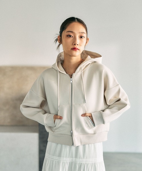 LEPSIM（レプシィム）の「パフエアZIPショートフーディー　645408（パーカー・レディース・ブラック/ホワイト/グレー・FREE）」の2枚目の写真