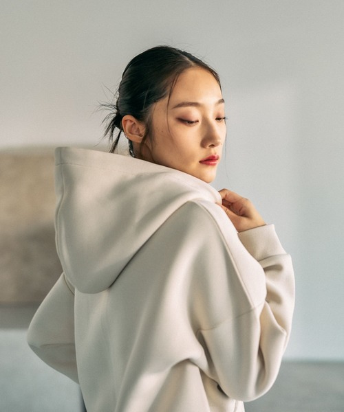 LEPSIM（レプシィム）の「パフエアZIPショートフーディー　645408（パーカー・レディース・ブラック/ホワイト/グレー・FREE）」の18枚目の写真