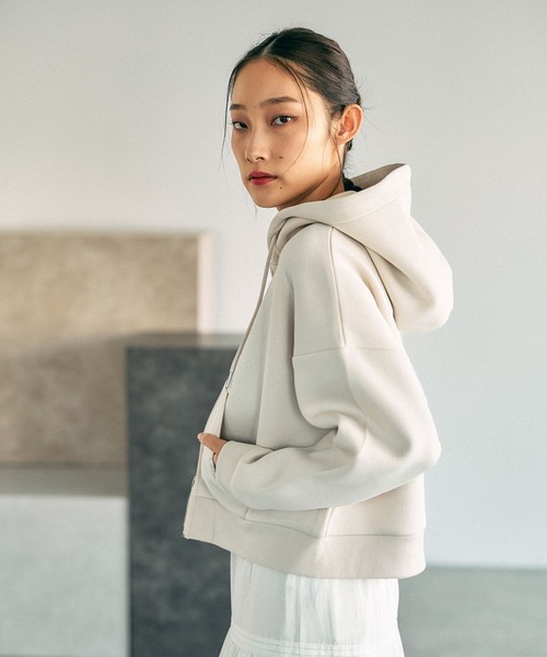 LEPSIM（レプシィム）の「パフエアZIPショートフーディー　645408（パーカー・レディース・ブラック/ホワイト/グレー・FREE）」の19枚目の写真