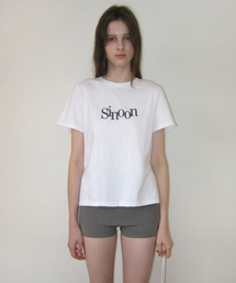 SINOON（シヌーン）の「Sinoon Signature Logo T-Shirts (White)（Tシャツ/カットソー）」