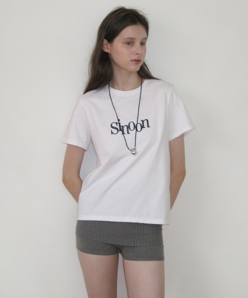 SINOON(シヌーン)の「Sinoon Signature Logo T-Shirts (White)(Tシャツ/カットソー・レディース・ホワイト・M/S)」の3枚目の写真