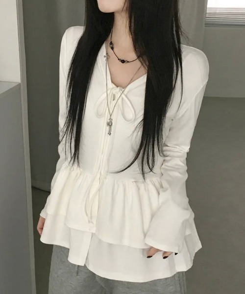 Aelina(エリナ)の「Vネック長袖フリルブラウス(シャツ/ブラウス・レディース・ブラック/グレー/ホワイト・FREE)」の1枚目の写真