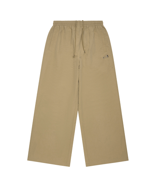 BLACKPURPLE（ブラックパープル）の「ベントルナイロンパンツ Vantor Nylon Pants_Sand Brown（スウェットパンツ・レディース・ブラウン・FREE）」の2枚目の写真