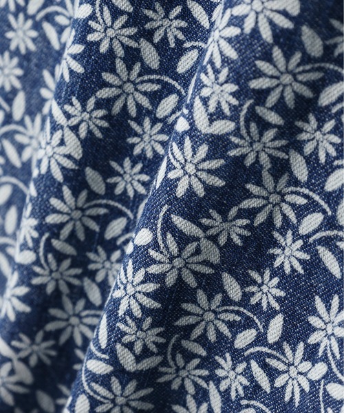 AVIREX(アヴィレックス)の「FLORAL PATTERN DENIM WORK L/S SHIRT / フラワーパターン デニムワークシャツ / AVIREX / アヴィレックス(シャツ/ブラウス・メンズ・ライトインディゴブルー/インディゴブルー・X-LARGE/XX-LARGE/MEDIUM/LARGE)」の8枚目の写真
