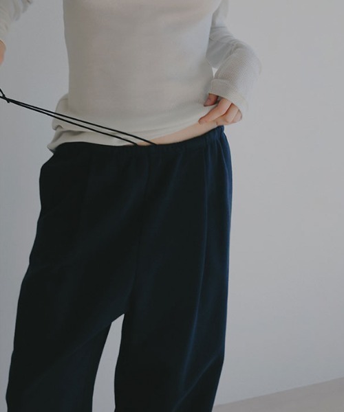 ETRE TOKYO(エトレトウキョウ)の「クリーンスウェットパンツ(スウェットパンツ・レディース・ネイビー/ホワイト・S/M)」の4枚目の写真