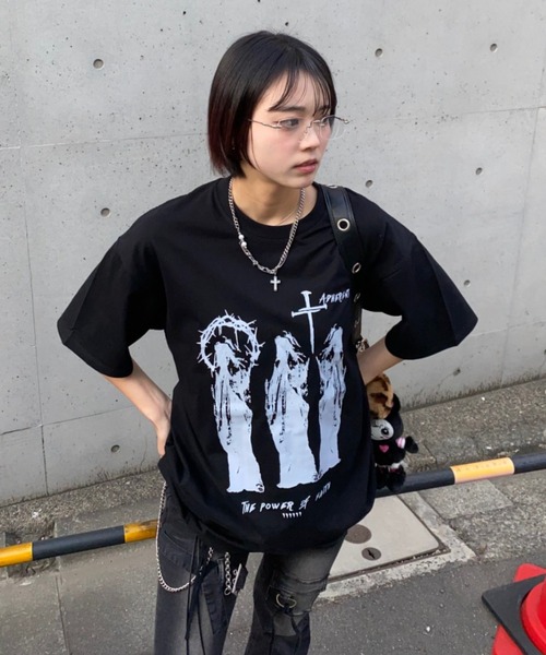 lilful(リルフル)の「【26年春夏新作】ヴィンテージライククロスグラフィックTシャツ(Tシャツ/カットソー・メンズ・ブラック/ホワイト・M/L)」の10枚目の写真