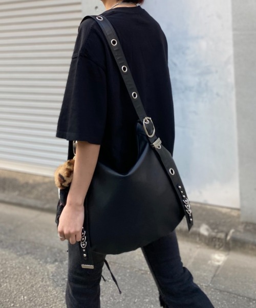 lilful(リルフル)の「【26年春夏新作】ヴィンテージライククロスグラフィックTシャツ(Tシャツ/カットソー・メンズ・ブラック/ホワイト・M/L)」の12枚目の写真