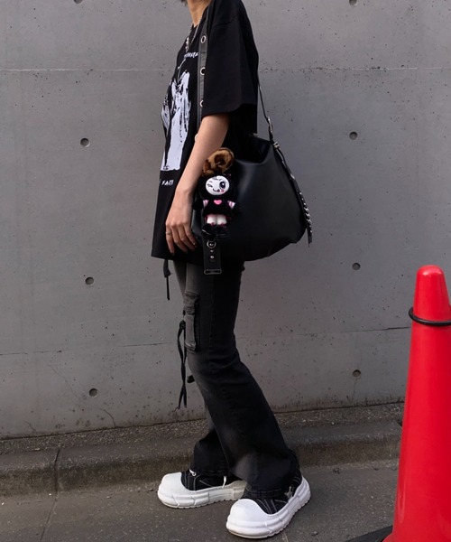 lilful(リルフル)の「【26年春夏新作】ヴィンテージライククロスグラフィックTシャツ(Tシャツ/カットソー・メンズ・ブラック/ホワイト・M/L)」の13枚目の写真