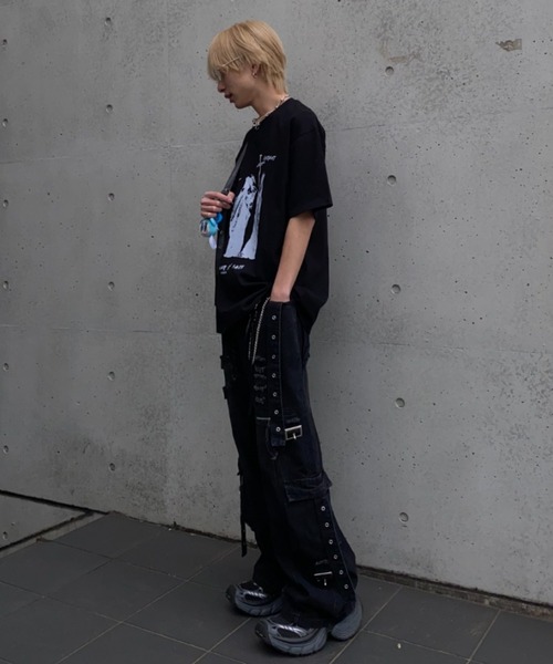 lilful(リルフル)の「【26年春夏新作】ヴィンテージライククロスグラフィックTシャツ(Tシャツ/カットソー・メンズ・ブラック/ホワイト・M/L)」の17枚目の写真