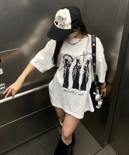 lilful(リルフル)の「【26年春夏新作】ヴィンテージライククロスグラフィックTシャツ(Tシャツ/カットソー・メンズ・ブラック/ホワイト・M/L)」の20枚目の写真