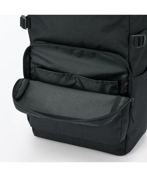 無印良品（ムジルシリョウヒン）の「肩の負担を軽くする　撥水　上から開く　リュックサック（バックパック/リュック・レディース・グレー/ブラック・FREE）」の11枚目の写真