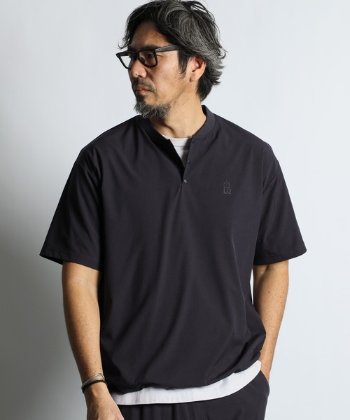 The DUFFER of ST.GEORGE(ザダファーオブセントジョージ)の「〔BLACK LABEL〕4WAY STRETCH S/S TOPS:セットアップ対応 ストレッチ 半袖トップス(Tシャツ/カットソー・メンズ・チャコールグレー/ブラック・MEDIUM/LARGE)」の8枚目の写真