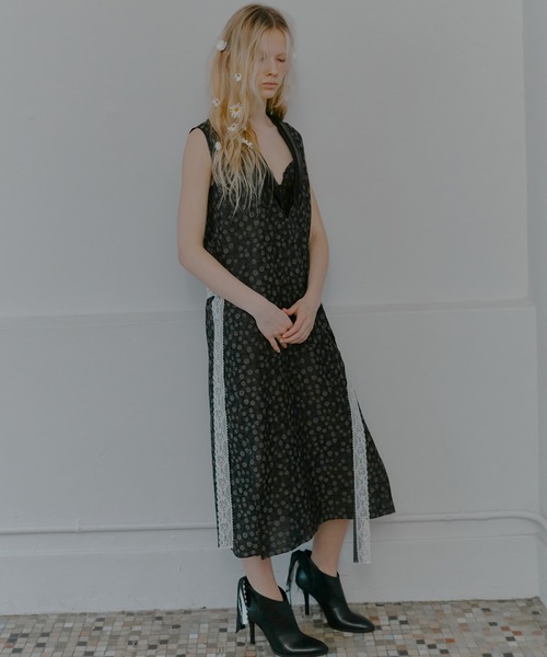 IRENENNE(アイレネ)の「フローラルジャカードショールカラードレス / Floral Jacquard Shawl Collar Dress(ワンピース・レディース・ブラック・36)」の3枚目の写真