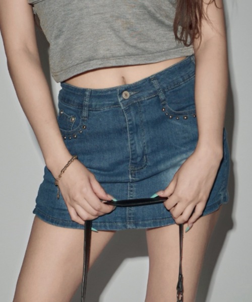 JilLA(ジルア)の「Denim Studded Mini Skirt Pants / デニムスタッズミニスカートパンツ(デニムスカート・レディース・ブルー・S/M)」の7枚目の写真