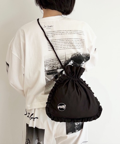 HOLIDAY(ホリデイ)の「RUFFLE POCHETTE (CIRCLE LOGO) ラッフルポシェット (サークルロゴ)(ショルダーバッグ・レディース・ベージュ/レッド/ピンク/ブラック・ONE SIZE)」の13枚目の写真