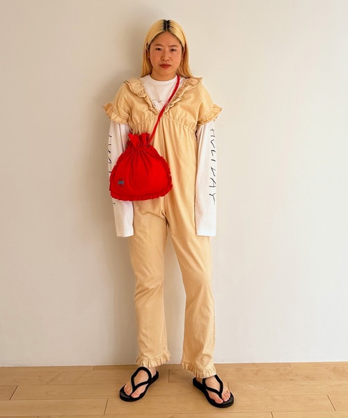 HOLIDAY(ホリデイ)の「RUFFLE POCHETTE (CIRCLE LOGO) ラッフルポシェット (サークルロゴ)(ショルダーバッグ・レディース・ベージュ/レッド/ピンク/ブラック・ONE SIZE)」の15枚目の写真