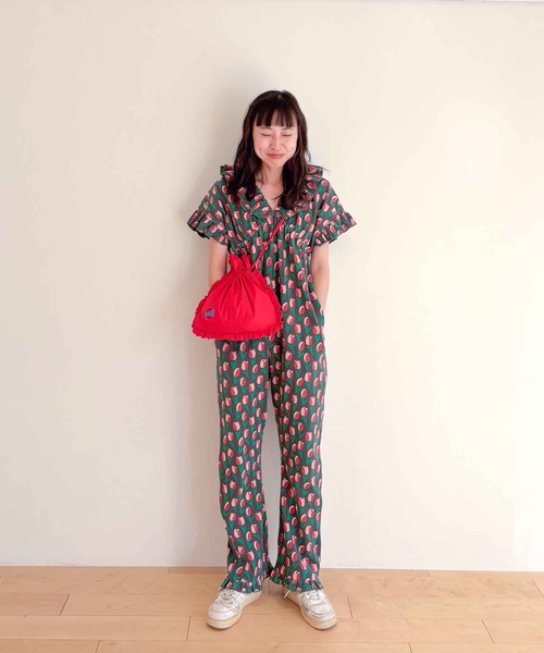 HOLIDAY(ホリデイ)の「RUFFLE POCHETTE (CIRCLE LOGO) ラッフルポシェット (サークルロゴ)(ショルダーバッグ・レディース・ベージュ/レッド/ピンク/ブラック・ONE SIZE)」の17枚目の写真