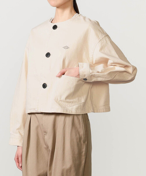 DANTON（ダントン）の「DANTON | カツラギコットン ノーカラーショートジャケット WOMEN（ノーカラージャケット・レディース・アイボリー・38/36）」の3枚目の写真
