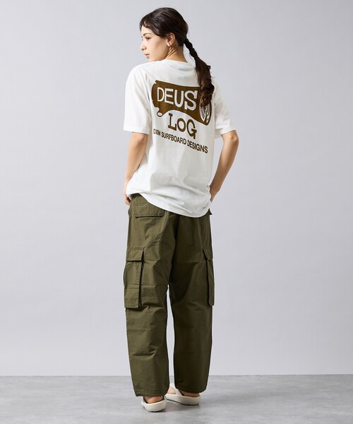 DEUS EX MACHINA(デウスエクスマキナ)の「【Deus Ex Machina / デウスエクスマキナ】 Log Tee / ロゴ Tシャツ / ユニセックス(Tシャツ/カットソー・メンズ・ネイビー/アイボリー・L/M)」の4枚目の写真