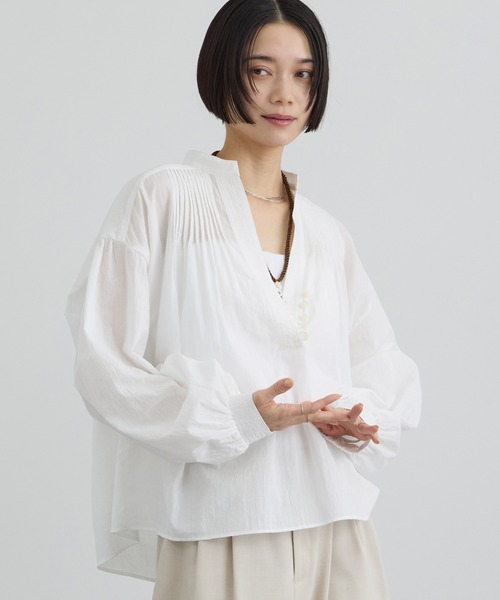 SALON adam et rope'(サロン アダム エ ロペ)の「コットンボイルピンタックブラウス(シャツ/ブラウス・レディース・ブラウン/ホワイト・FREE)」の3枚目の写真