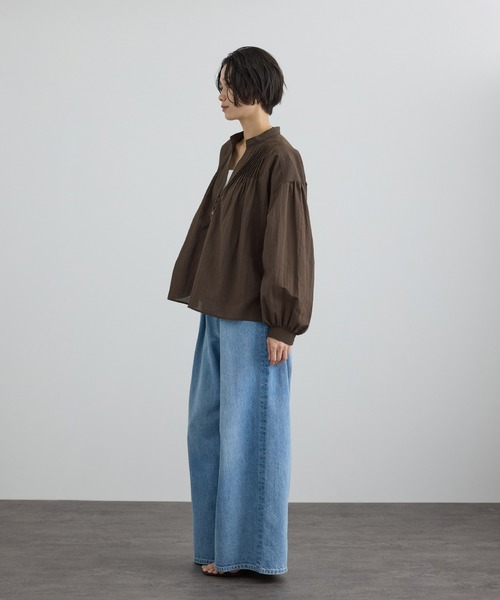 SALON adam et rope'(サロン アダム エ ロペ)の「コットンボイルピンタックブラウス(シャツ/ブラウス・レディース・ブラウン/ホワイト・FREE)」の9枚目の写真