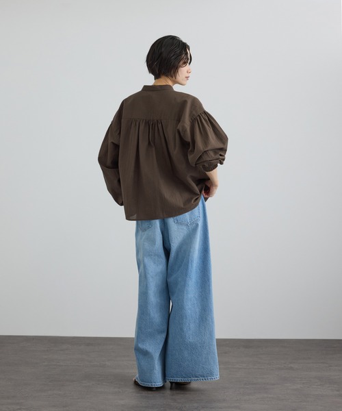 SALON adam et rope'(サロン アダム エ ロペ)の「コットンボイルピンタックブラウス(シャツ/ブラウス・レディース・ブラウン/ホワイト・FREE)」の10枚目の写真