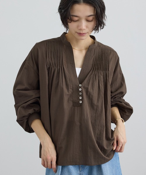 SALON adam et rope'(サロン アダム エ ロペ)の「コットンボイルピンタックブラウス(シャツ/ブラウス・レディース・ブラウン/ホワイト・FREE)」の11枚目の写真