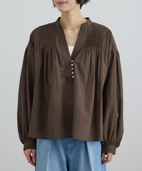 SALON adam et rope'(サロン アダム エ ロペ)の「コットンボイルピンタックブラウス(シャツ/ブラウス・レディース・ブラウン/ホワイト・FREE)」の14枚目の写真