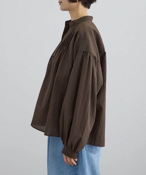 SALON adam et rope'(サロン アダム エ ロペ)の「コットンボイルピンタックブラウス(シャツ/ブラウス・レディース・ブラウン/ホワイト・FREE)」の15枚目の写真
