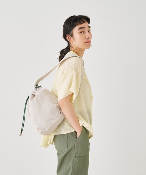 EARTH MADE(アースメイド)の「【WEB限定】【EARTH MADE】撥水ナイロンパラコードボンサックバッグ(ショルダーバッグ・レディース・ブラック/アイボリー/イエロー・フリー)」の9枚目の写真