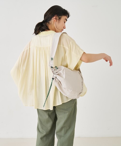 EARTH MADE(アースメイド)の「【WEB限定】【EARTH MADE】撥水ナイロンパラコードボンサックバッグ(ショルダーバッグ・レディース・ブラック/アイボリー/イエロー・フリー)」の11枚目の写真